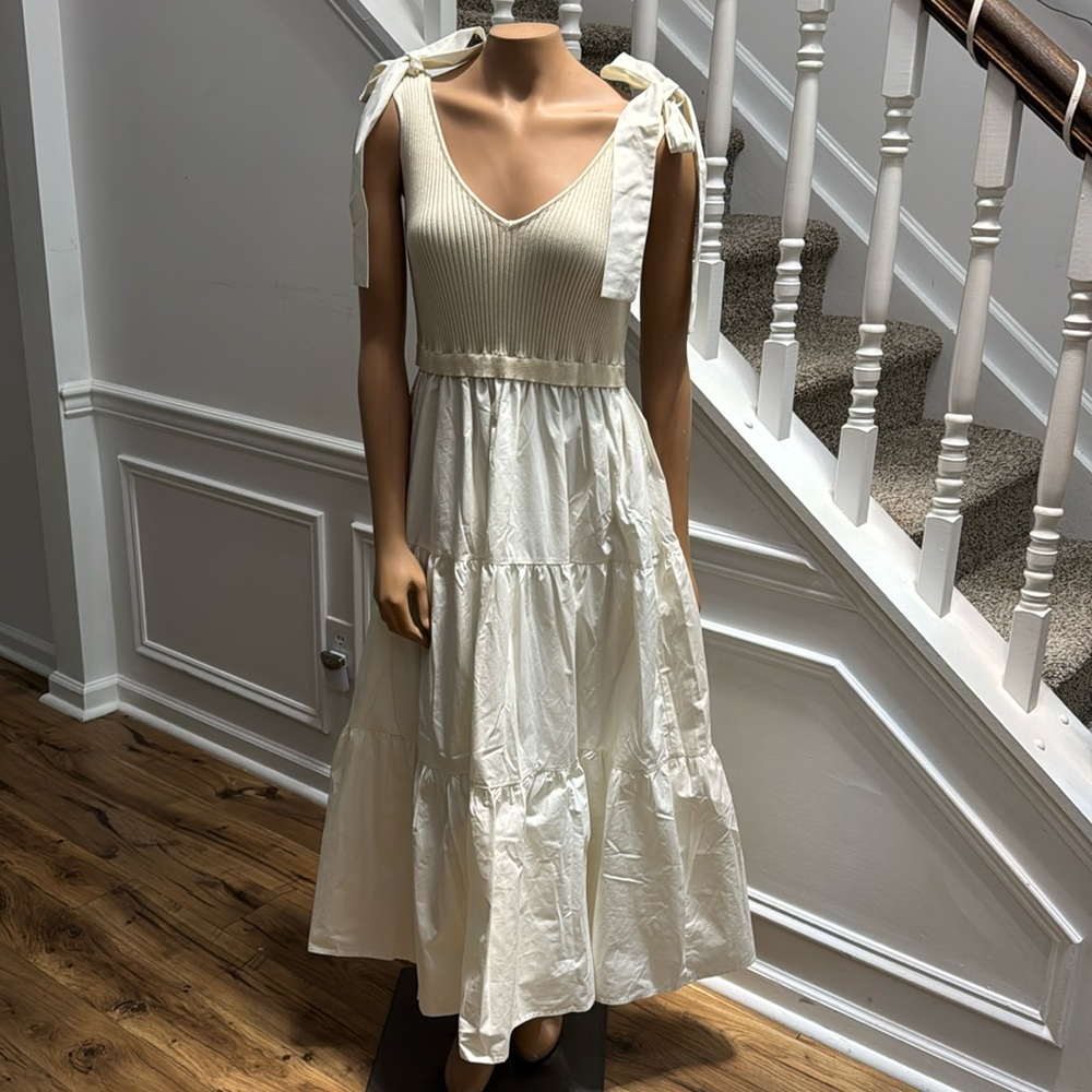 EB Luxe Los Angeles Cream Sleeveless long dress with shoulder ribbons size L